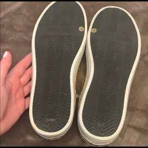 P448 sneaker with gold